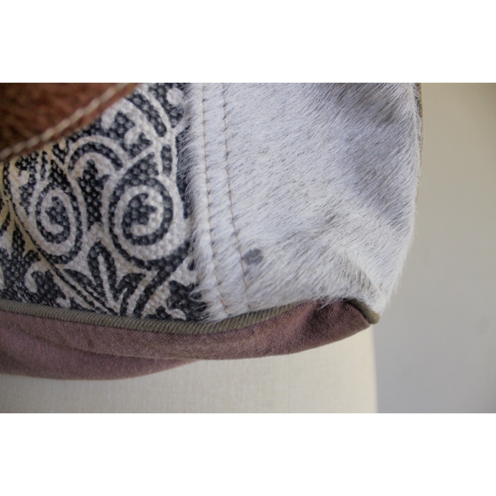 Myra Bag Ace Upcycled Canvas & Cowhide Messenger Bag Preowned - Picture 5 of 13